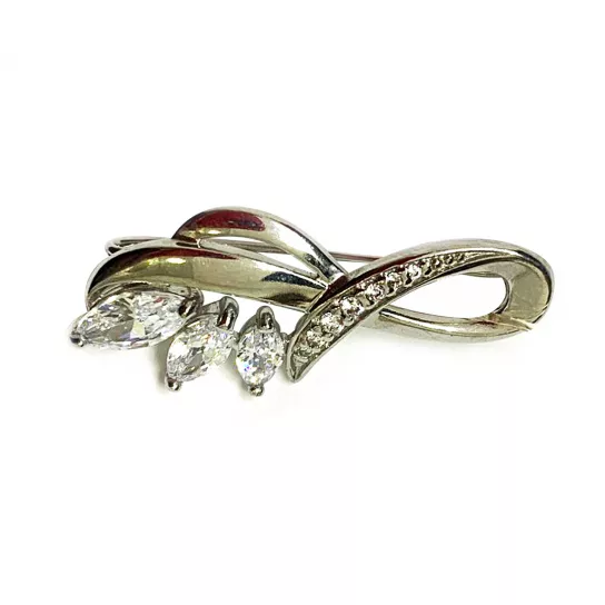 Брошь из серебра