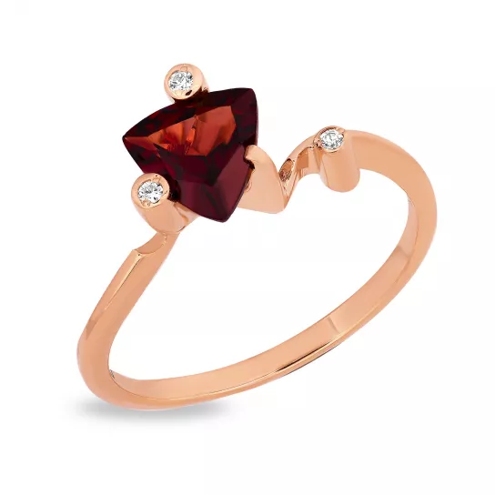 Кольцо с гранатом и фианитом из золота